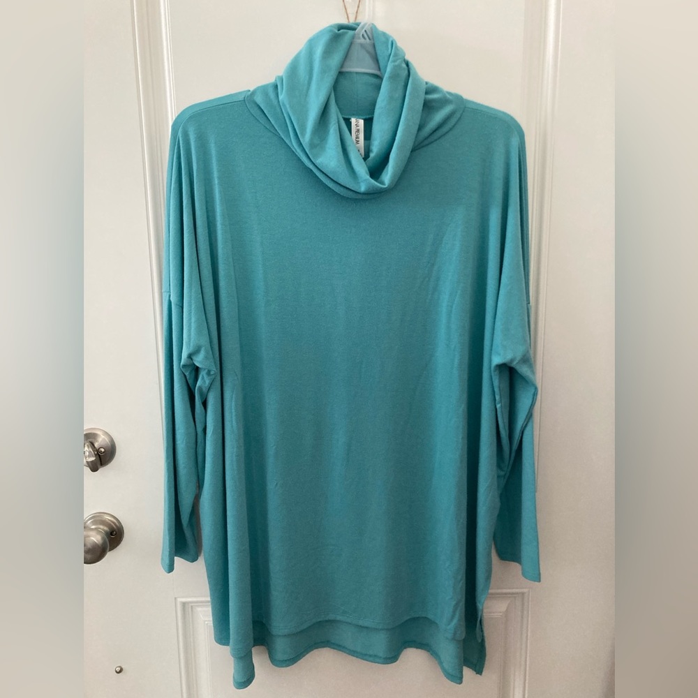 Zenana Women’s Oversized Cowl Neck Tunic with Side Slits 1X